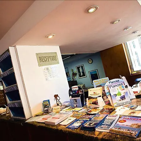 Select Hotel